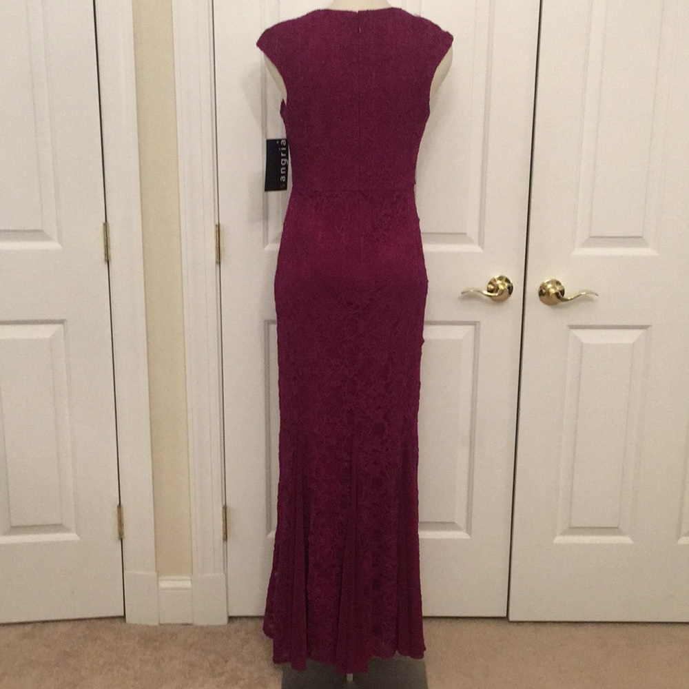 Sangria berry colored lace gown - Picture 6 of 6